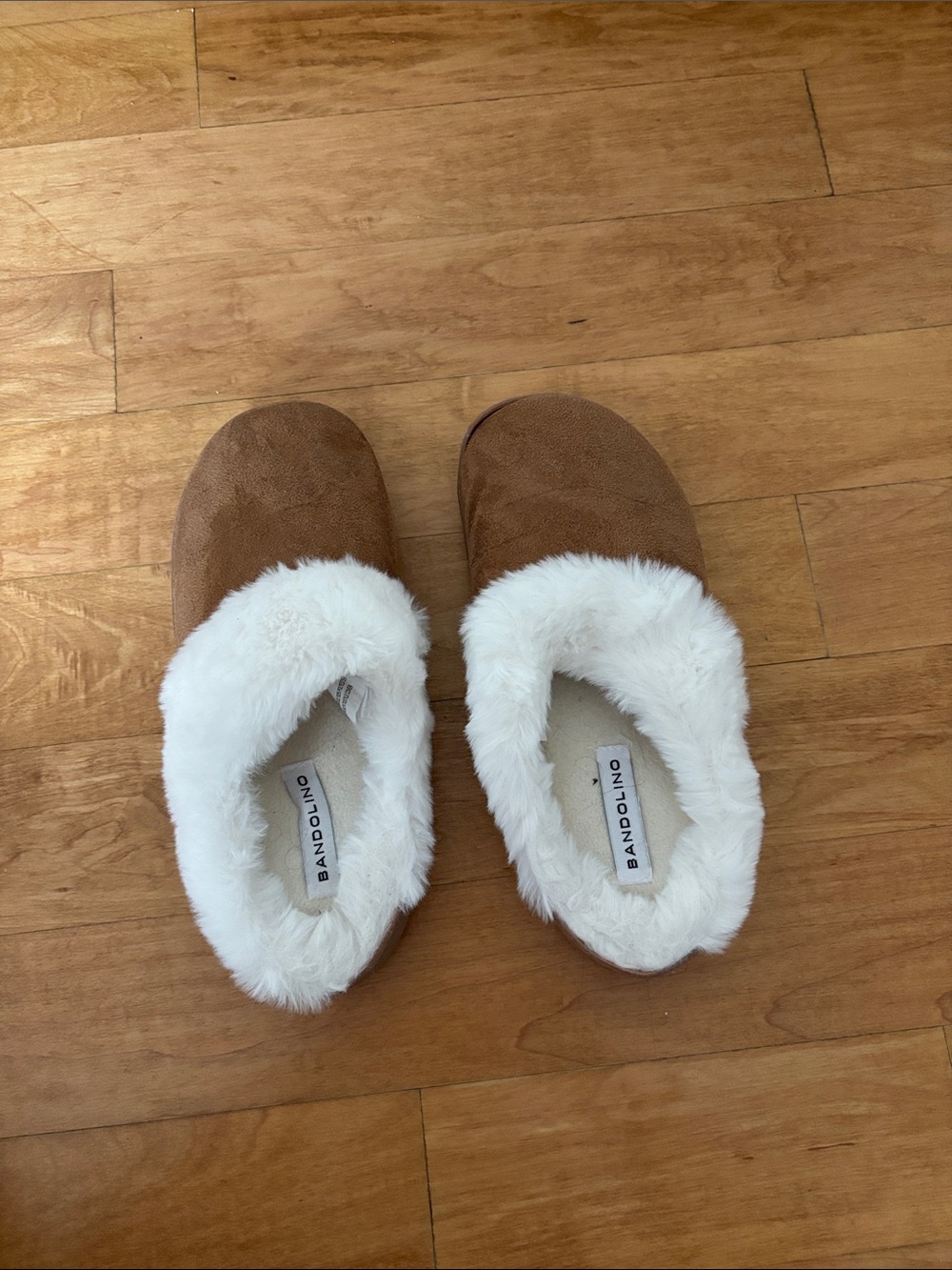Bandolino Tan Slippers with White Faux-Fur Trim